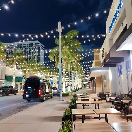 Resort Style 1-Bdrm Apt Downtown Doral Miami Exterior photo
