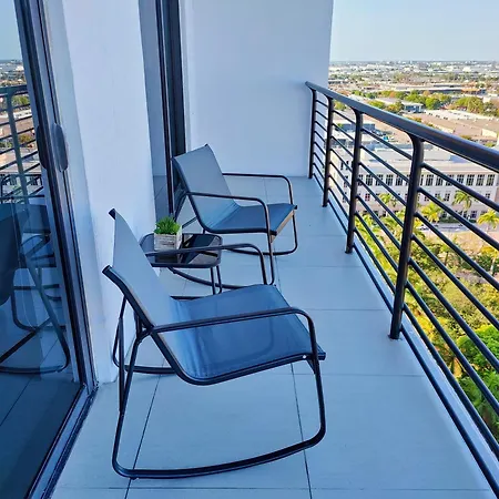 Resort Style 1-Bdrm Apt Downtown Doral Miami Exterior photo