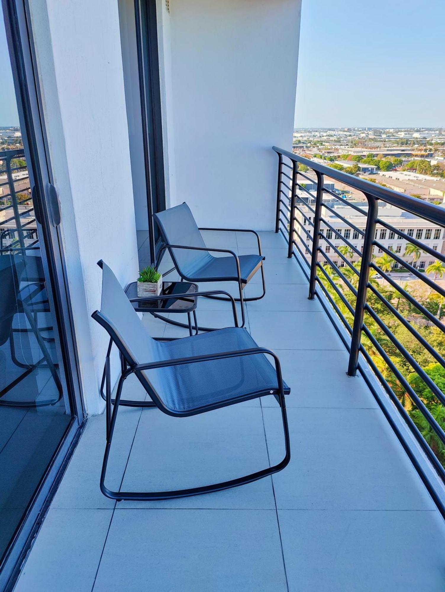 Style 1-bdrm Downtown Doral Apartamento