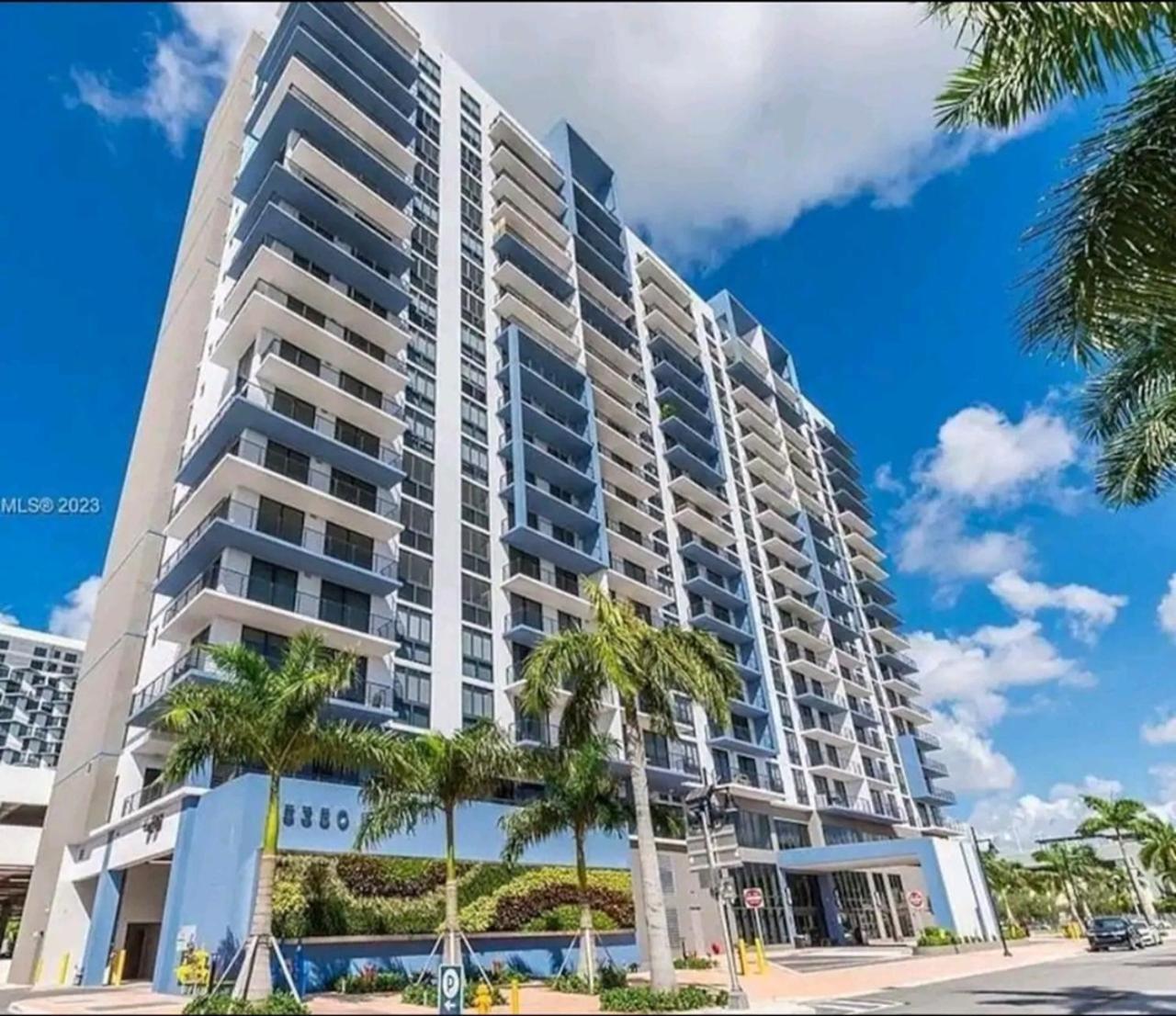 Style 1-bdrm Downtown Doral Apartamento *